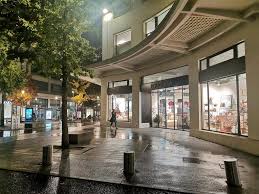 Description monoprix est une entreprise française du secteur du commerce et de la distribution fondée en 1932, faisant partie du groupe casino depuis 2013. Pourquoi Tel Commerce Est Ouvert Et Tel Autre Pas A Nantes L Incomprehension Des Nantes Maville Com