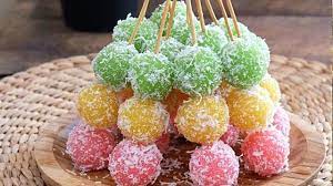 Lemet terbuat dari parutan singkong yang dicampur dengan gula merah, sedikit garam kemudian dibungkus daun pisang dan dikukus. Resep Satai Singkong Pelangi Camilan Unik Yang Gampang Dibuat Lifestyle Liputan6 Com