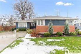 2 Kettering Dr, Tonawanda, NY 14223