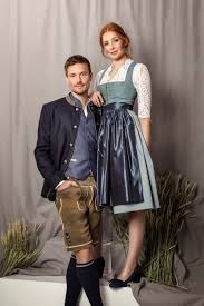 Clara Dorothea Dirndl Catharina Spitzenbluse Trachtenpaar Hochzeit In Tracht Brautdirndl Janker Julius Trachtenweste Wolfgang Led Modestil Outfit Dirndl
