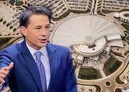 Cash Luna: El pastor que tiene un templo de USD 45 millones