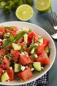 Salade De Pasteque Et Feta A La Menthe Une Salade Legere Et Rafraichissante Pour L Ete Recette Salade De Pasteque Recette Salade Ete Recette Melon