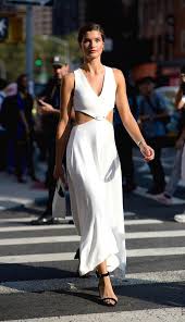 Kourtney kardashian was born on april 18, 1979, in los angeles, california, to parents robert and kris kardashian. Check Out These Top 25 Fashion Model Kourtney Kardashian Street Style Outfits For Ladies Fashion Show Fashion Week Haute Couture