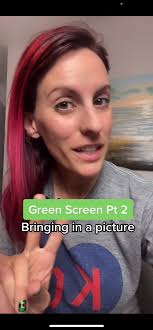 It’s green screen week, day 2- bringing in a picture #greenscreenpicture  #greenscreenhowto #howtogreenscreen #howtousegreenscreen #socialmedia  @thejessicawinter
