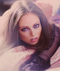 SPRING'S MOST DIRECTIONAL HAIR AND MAKEUP TRENDS STRAIGHT FROM THE RUNWAY