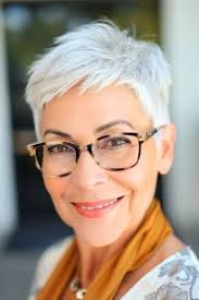 Short haircuts for curly hair