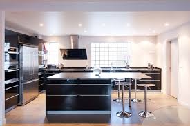 Jouer au jeu cuisine de luna : Cuisine Noir Leicht Luna Modern Kitchen Paris By Total Consortium Clayton Buffon