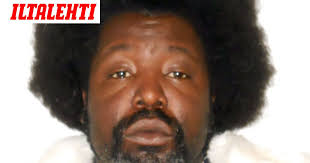 Yhden hitin ihme mäjäytti tanssivaa fania väkivaltaisesti kurkkuun