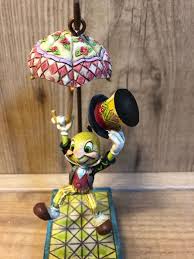 In this relativistic era, we interpret conscience to be a matter of our feelings, how we feel about certain things. Disney Showcase Collection Beeld Disney Traditions Catawiki