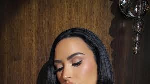 Sean Wolfson's Instagram, Twitter & Facebook