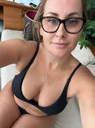 Jane on X: To all those dissing on onlyfans…. Im just another internet  hoe with no self respect. Im fat. Im a bad mom. My Dad is ashamed. What  else ya got?