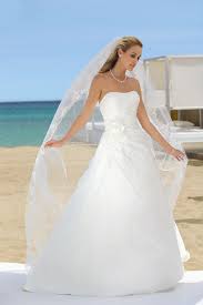 Jun 24, 2021 · am 1. Brautkleid Aus Der Ladybird Brautmoden Kollektion 2015 Bridal Dress From The 2015 Ladybird Collection Hochzeitskleid Kleider Hochzeit Brautkleid