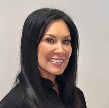 Lori Lockard's Instagram, Twitter & Facebook