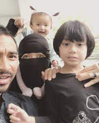 Memiliki anak angkat atau anak adopsi tentu menjadi kebahagiaan sendiri bagi para orang tua. Kilang Susu Tutup Dah Jadilah 4 Orang Fynn Jamal Tak Mampu Ambil Anak Angkat Lagi Kisah Dunia