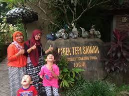 Bebek tepi sawah villas that formerly known as tepi sawah villas and spa is one of many boutique villas in ubud that promise you a restful retreat, to mystify and excite. Kuliner Jogja Bebek Tepi Sawah Sularnostp S Blog