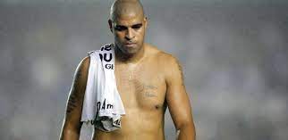 A rede social possui uma seção que conta com um algoritmo que mostra quais são os perfis pelos quais navegaram as pessoas que acessaram a página de adriano. Adriano Imperador Talks How Injury Forced Retirement World Today News