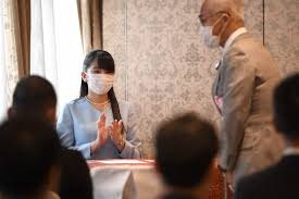 Aug 21, 2021 · 眞子さま結婚目前も、秋篠宮さまは狙いが裏目続きで「増える酒量」「乱れる髪型」. J Ihkumcuvwom