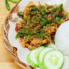 Sambal ijo menjadi jenis sambal yang sangat legendari di dunia kuliner indonesia. 27 Resep Ayam Geprek Cabe Ijo Background Video Makan