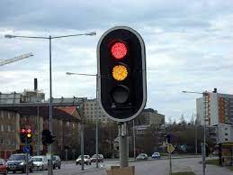 So, put on your thinking caps, relax, and remember where you were in the 90's and what you were doing. Stop At The Red Light Quiz Red 10 Questions
