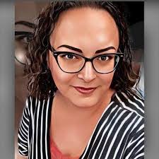 Sara Tripp's Instagram, Twitter & Facebook