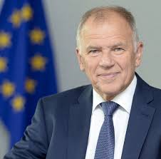 11|WE ARE JOINING THE DOTS ON RARE FORMS OF CANCER