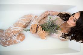 Milk bath pregnancy maternity photo shoot | popsugar moms. Step By Step Guide Milk Bath Maternity Shoot Click Love Grow