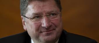 Check spelling or type a new query. Gazdasag Parragh Laszlo Felesege Is Bekerult A Monetaris Tanacsba Hvg Hu