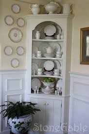 Explore our collection of corner cabinets. Ich Mochte Ein Set Aller Weissen Gerichte Fur Diesen Look Aller Diesen Gerichte Mochte Dining Room Corner Dining Room Small Corner Cabinets Dining Room