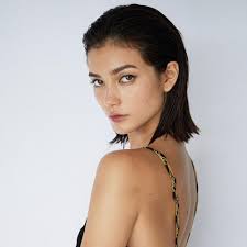 Amy Dowdle's Instagram, Twitter & Facebook