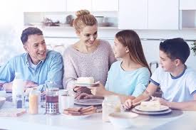 Lo tiene todo para convertirse en una de vuestras recetas favoritas. 6 Beneficios De Comer Y Cenar En Familia Eres Mama