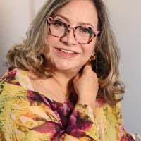 800+ perfiles de «Elba»