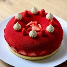 Fraisier Genoise Creme Diplomate Vanille Creme Diplomate Fraise Insert Fraises Cuites Et Fraiches Glacage Velours Fraisier Beau Gateau Dessert