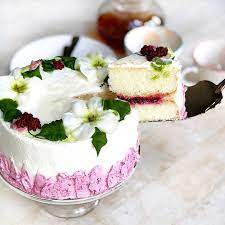 Wuollet Bakery Sdelal A Publikaciyu V Instagram Do You Love Romantic Novels As Much As We Do Our Delicate Lady Bakery Lady Baltimore Cake Cake Decorating