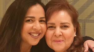 Jun 02, 2021 · كشفت الفنانة إيمي سمير غانم عن ورقة ربما تمت طباعتها منعًا لتسريب أي معلومات حول وفاة الفنان سمير غانم إلى والدتها الفنانة دلال عبدالعزيز، وتم تسجيل عبارة على الورقة تنهي تحدث الفريق الطبي المُشرف على حالة الفنانة. 7eecwhagp1sm8m