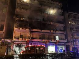 Φωτιά από κεραυνό, χαλάζι και πτώσεις δέντρων από το πέρασμα της μικροπροβλήματα άφησε πίσω του το ξαφνικό μπουρίνι το οποίο έπληξε τον νομό καβάλας το. Kabala Nekrh Hlikiwmenh Apo Fwtia Se Diamerisma In Gr