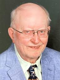 Raymond Schoenfield, former journalism teacher and adviser, dies at 86