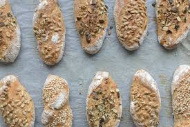 Sauerteig Grundrezept Roggen Topfen Weckerl Und Roggenbrot Brot Backen Rezept Rezepte Sauerteig