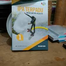 Penyusunan buku ipa terpadu untuk smp/mts kelas vii jilid 1 (edisi revisi) ini bertujuan agar siswa dapat memperoleh pengetahuan tentang ipa yang meliputi kajian fisika, kimia, dan biologi, secara utuh dan terpadu. Ipa Terpadu Untuk Smp Mts Kelas Vii Jilid 1 Kurikulum 2013 Shopee Indonesia