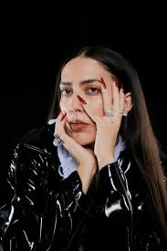 Vibe guide: Goth Shakira