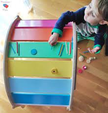 El método montessori se caracteriza por proveer un ambiente preparado: Balancin Juego Libre Montessori Movimiento Tarritos Decorados