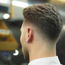 Corte com espaçamento da primeira até a segunda camada de até dois dedos corte degradê mid fade. Pin On Cortes De Cabello Para Hombre