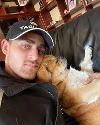 Aaron Burg's Instagram, Twitter & Facebook