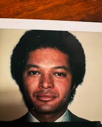 LIVE PERFORMANCE PSA!!! 📣 Exactly one week from today, I'll be performing  at @kinfolxoak! Tickets are live and the link is in my bio, my loves! What  makes this night a uniquely