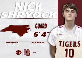 Stephanie Shryock (@StephShryock)