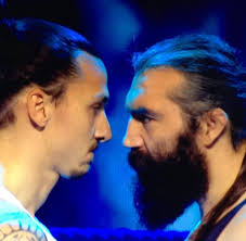 Marshall dù đã nỗ lực lao về nhưng không thể cản phá cú đá này của ibrahimovic ch séc. Superstar Jetzt Steigt Zlatan Ibrahimovic In Den Ring Welt