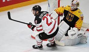 Seit 1930 wird die eishockey wm nun jährlich ausgetragen. Eishockey Wm Deb Team Nach Historischem Sieg Gegen Kanada Vor Viertelfinaleinzug