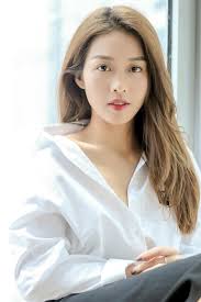 Vùng mũi hoàng yến băng bó chằng chịt sau cú đấm trời giáng của chồng cũ. Kháº£ Ngan Tá»« Hot Girl Tai Tiáº¿ng Ä'áº¿n Ná»¯ Chinh Háº­u Duá»‡ Máº·t Trá»i Dispatch Vn