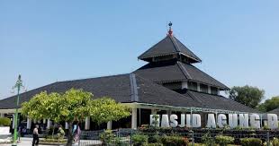 Kami juga memberikan foto candi dan prasasti tersebut agar anda tidak perlu. 9 Peninggalan Sejarah Bercorak Islam Gratis Kalian Wajib Tahu