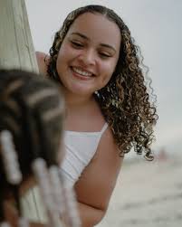 Looking for a mini family photo session! Looking to get one booked next  week or the following. All the photographers I know already did theirs 😔