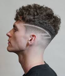 Mais l'animateur n'a pas tardé à répliquer en vannant l'insolent. Coupe Homme Degrade La Coiffure Tendance De 2020